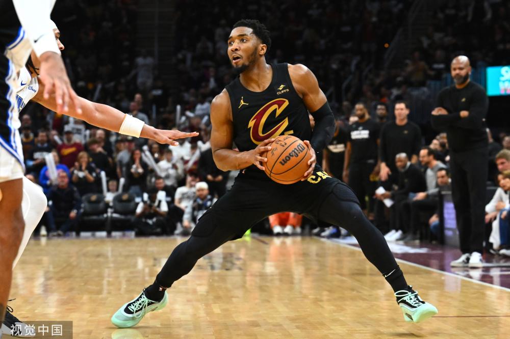 各队激烈争 各队激烈争